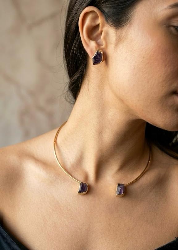 Uncut Amethyst stone hasli paired with earring