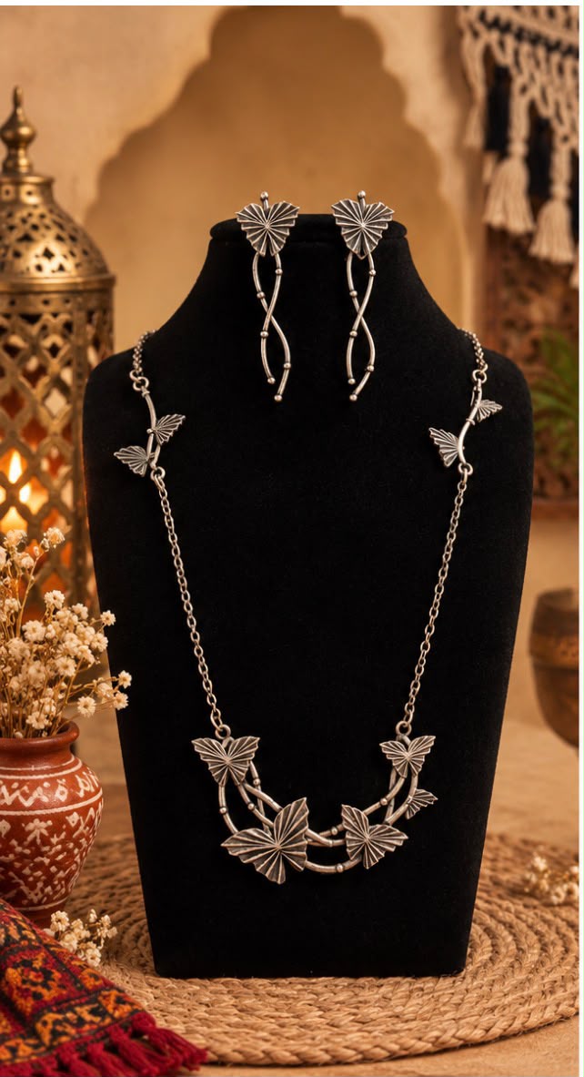 Oxidised Butterfly Long Chain