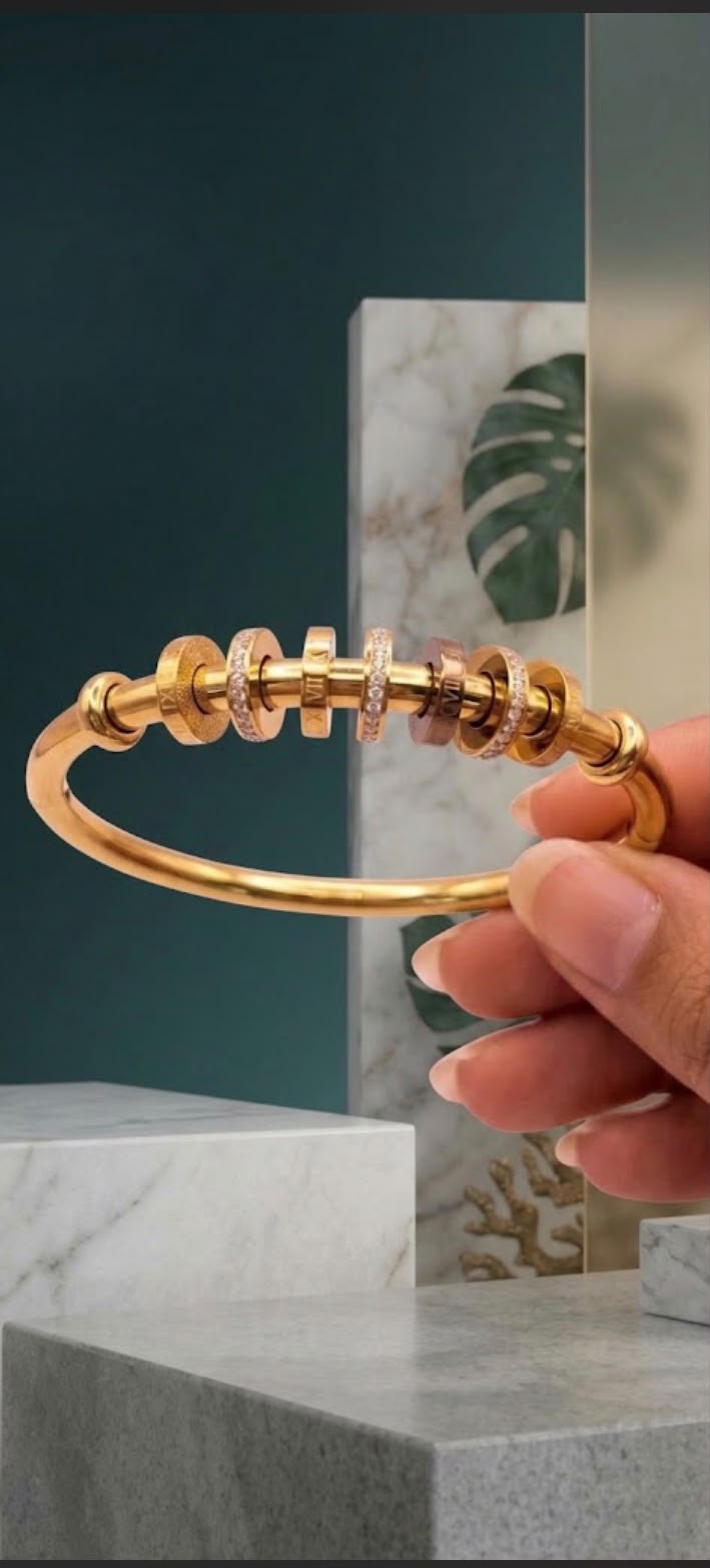 Tube bangle in stacked design