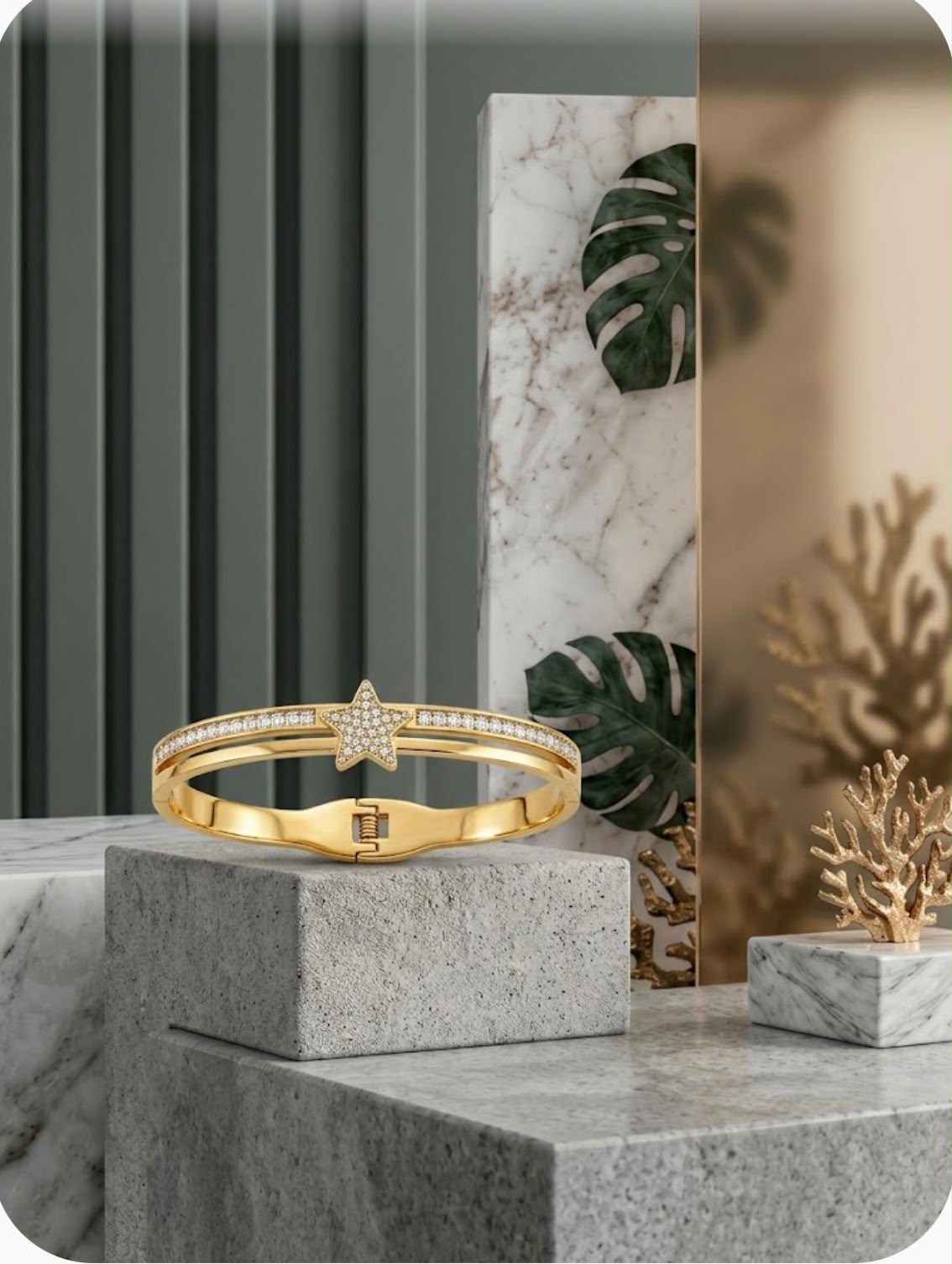Minimal stone with single star bangle